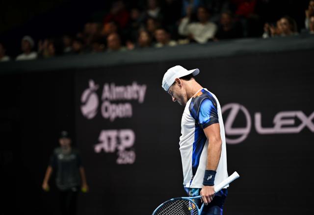 (251019) -- ALMATY, Oct. 19, 2025 (Xinhua) -- James Duckworth of Australia reacts during the men's singles semifinal match against Daniil Medvedev of Russia at the ATP250 Almaty Tennis Open in Almaty, Kazakhstan, on Oct. 18, 2025. (Xinhua/Li Renzi)