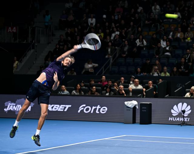 (251019) -- ALMATY, Oct. 19, 2025 (Xinhua) -- Daniil Medvedev of Russia serves during the men's singles semifinal match against James Duckworth of Australia at the ATP250 Almaty Tennis Open in Almaty, Kazakhstan, on Oct. 18, 2025. (Xinhua/Li Renzi)