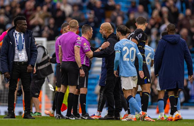 (251019) -- MANCHESTER, Oct. 19, 2025 (Xinhua) -- Manchester City's head coach Pep Guardiola (center R) speaks to the referee after the English Premier League match between Manchester City FC and Everton FC in Manchester, Britain, on Oct. 18, 2025. (Xinhua)
FOR EDITORIAL USE ONLY. NOT FOR SALE FOR MARKETING OR ADVERTISING CAMPAIGNS. NO USE WITH UNAUTHORIZED AUDIO, VIDEO, DATA, FIXTURE LISTS, CLUB/LEAGUE LOGOS OR "LIVE" SERVICES. ONLINE IN-MATCH USE LIMITED TO 45 IMAGES, NO VIDEO EMULATION. NO USE IN BETTING, GAMES OR SINGLE CLUB/LEAGUE/PLAYER PUBLICATIONS.