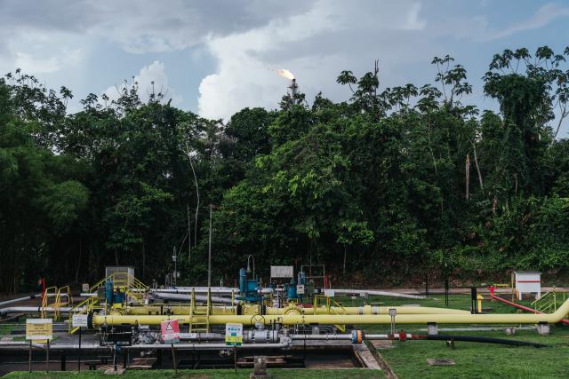 (251019) -- AMAZONAS, Oct. 19, 2025 (Xinhua) -- This photo taken on Oct. 16, 2025 shows the production facilities of the Urucu Oil and Gas Production Field in the state of Amazonas, Brazil.
  The Urucu Oil and Gas Production Field, located in the heart of Brazil's Amazonas state, is one of the country's most important onshore oil and gas production bases. 
  Surrounded by pristine rainforest, it has operated steadily since its start-up in 1988, supplying oil and natural gas that support energy needs across northern Brazil. 
  According to its operator Petrobras, the field has preserved about 98 percent of its area as native forest, carries out rainwater recycling, waste recovery, and reforestation programs and plants more than 1.5 million native trees. (Xinhua/Wang Tiancong)