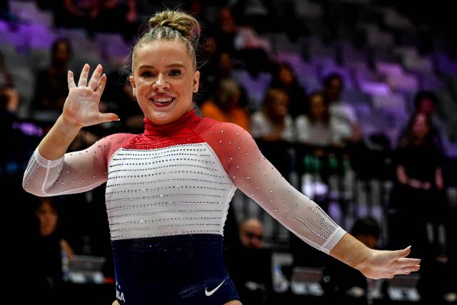 (251021) -- JAKARTA, Oct. 21, 2025 (Xinhua) -- Joscelyn Roberson of the United States competes on the Women's Floor Exercise Qualification at the 53rd FIG World Artistic Gymnastics Championships at Indonesia Arena Stadium in Jakarta, Indonesia, Oct. 21, 2025. (Xinhua/Agung Kuncahya B.)