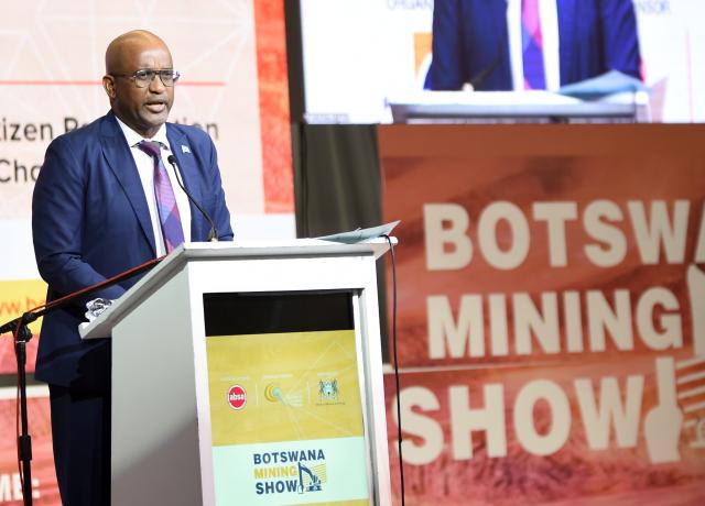 (251021) -- GABORONE, Oct. 21, 2025 (Xinhua) -- Botswana's Minister of Transport and Infrastructure Noah Salakae speaks at the opening of the Botswana Mining Show in Gaborone, Botswana, Oct. 21, 2025. The government of Botswana and financial institutions on Tuesday called on the country's youth and local communities to actively pursue partnerships and financing opportunities to participate in the mining sector and help shape the southern African country's future. (Photo by Tshekiso Tebalo/Xinhua)