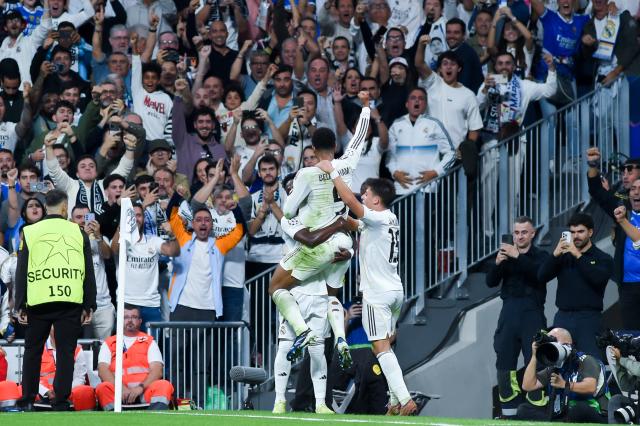 (251023) -- MADRID, Oct. 23, 2025 (Xinhua) -- Players of Real Madrid celebrate a goal during the UEFA Champions League football match between Real Madrid and Juventus, at Santiago Bernabeu Stadium, Madrid, Spain, on Oct. 22, 2025. (Photo by  Gustavo Valiente/Xinhua)