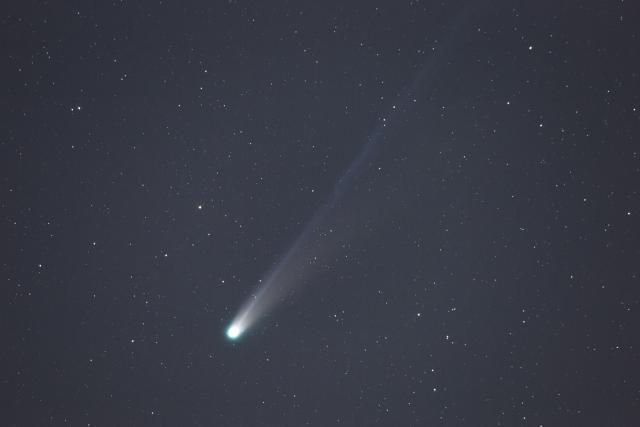 (251023) -- HARBIN, Oct. 23, 2025 (Xinhua) -- This photo taken on Oct. 20, 2025 shows the comet C/2025 A6 (Lemmon) in the sky over Fujin City, northeast China's Heilongjiang Province. (Photo by Qu Yubao/Xinhua)
