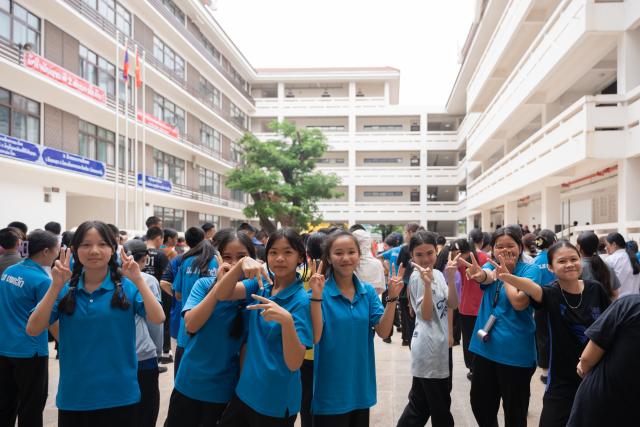 (251023) -- VIENTIANE, Oct. 23, 2025 (Xinhua) -- Students play at Phiawath School, in Vientiane, Laos, Oct. 23, 2025. TO GO WITH "Roundup: Laos strives to enhance education for better future " (Photo by Kaikeo Saiyasane/Xinhua)