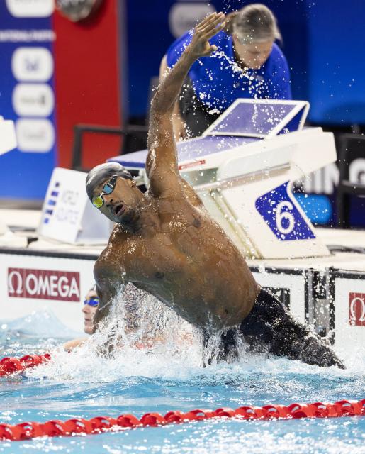 (251024) -- TORONTO, Oct. 24, 2025 (Xinhua) -- Josh Liendo of Canada reacts after winning the men's 100m butterfly final at the World Aquatics Swimming World Cup 2025 in Toronto, Canada, on Oct. 23, 2025. (Photo by Zou Zheng/Xinhua)