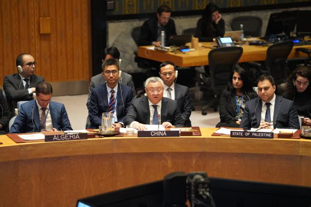(251024) -- UNITED NATIONS, Oct. 24, 2025 (Xinhua) -- Fu Cong (C, front), China's permanent representative to the United Nations, speaks at a UN Security Council open debate at the UN headquarters in New York, on Oct. 23, 2025. Fu called for a durable ceasefire in Gaza during the open debate.
   "The current ceasefire should become the basis for a comprehensive and lasting ceasefire," he said. (Xinhua/Zhang Fengguo)