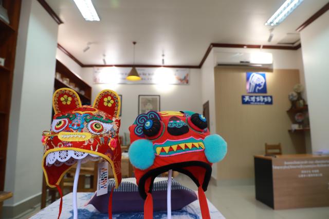 (251024) -- VIENTIANE, Oct. 24, 2025 (Xinhua) -- This photo taken on Oct. 24, 2025 shows the interior view of the"Genius Mom Friendship Workshop" in Vientiane, capital of Laos. TO GO WITH "Feature: 'Genius Mom Friendship Workshop' creates new development opportunities for Lao women " (Xinhua/Zhao Xu)