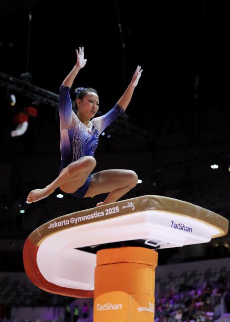 (251024) -- JAKARTA, Oct. 24, 2025 (Xinhua) -- Deng Yalan of China competes during the Women's Vault Final at 53rd FIG Artistic Gymnastics World Championships in Jakarta, Indonesia, on Oct. 24, 2025. (Xinhua/Bai Xuefei)
