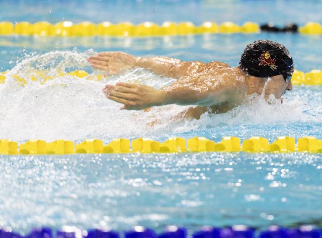 (251025) -- TORONTO, Oct. 25, 2025 (Xinhua) -- Ilya Kharun of Canada competes during the men's 200m butterfly final at the World Aquatics Swimming World Cup 2025 in Toronto, Canada, on Oct. 24, 2025. (Photo by Zou Zheng/Xinhua)