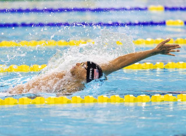 (251025) -- TORONTO, Oct. 25, 2025 (Xinhua) -- Shaine Casas of the United States competes during the men's 200m individual medley final at the World Aquatics Swimming World Cup 2025 in Toronto, Canada, on Oct. 24, 2025. (Photo by Zou Zheng/Xinhua)