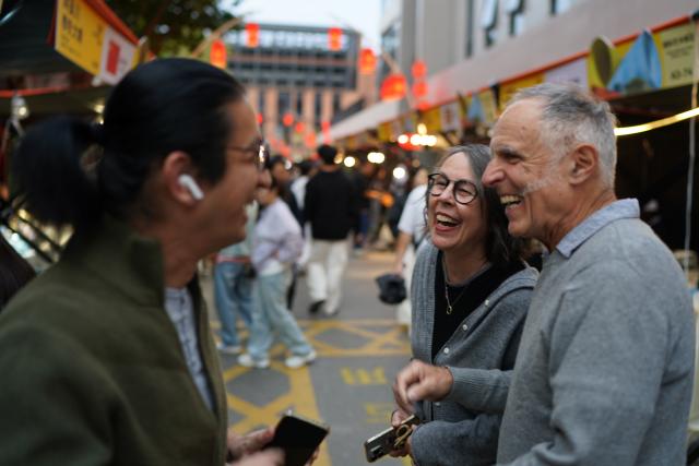 (251025) -- JINGDEZHEN, Oct. 25, 2025 (Xinhua) -- Christiane Toewe (C) and her husband (R) communicate with a Chinese artist while visiting a market at Taoxichuan Ceramic Art Avenue in Jingdezhen City, east China's Jiangxi Province, Oct. 19, 2025.
  Christiane Toewe, a German ceramic artist, joined a residency program in the "porcelain capital" of Jingdezhen for the third time. During her stay, she shared her techniques and ideas with local and international artists, and also drew inspiration from the city with a ceramic history spanning more than 2,000 years.
   "In Jingdezhen, artists are able to acquire the best materials and work with skilled kiln masters," Toewe said. "The city is like a treasure box where you can find everything you want."
   Toewe's experience living and working in Jingdezhen made her feel at home. Before the end of her stay, her husband also came to Jingdezhen, helping with her work and enjoying the city's cultural atmosphere. Toewe said that although Jingdezhen was far from her home country, she felt a sense of belonging as everyone there had a shared love for ceramics. (Xinhua/Zhou Mi)
