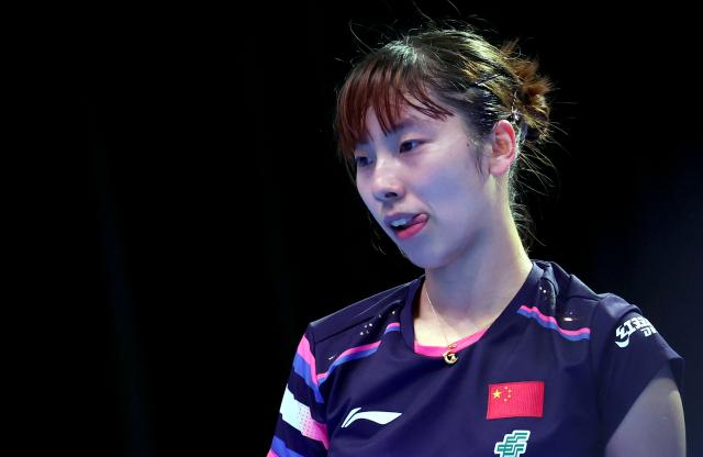 (251025) -- LONDON, Oct. 25, 2025 (Xinhua) -- Yang Yiyun reacts during women's singles quarterfinal between Yang Yiyun of China and Harimoto Miwa of Japan in the WTT Star Contender London 2025 in London, Britain, on Oct. 25, 2025. (Xinhua/Li Ying)
