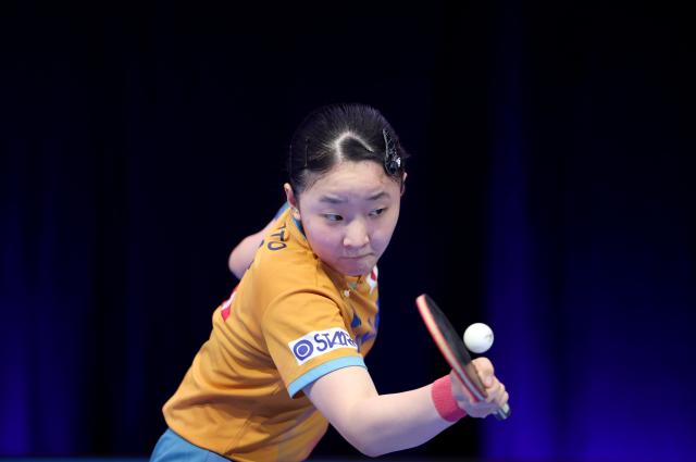 (251025) -- LONDON, Oct. 25, 2025 (Xinhua) -- Harimoto Miwa returns a shot during women's singles quarterfinal between Yang Yiyun of China and Harimoto Miwa of Japan in the WTT Star Contender London 2025 in London, Britain, on Oct. 25, 2025. (Xinhua/Li Ying)