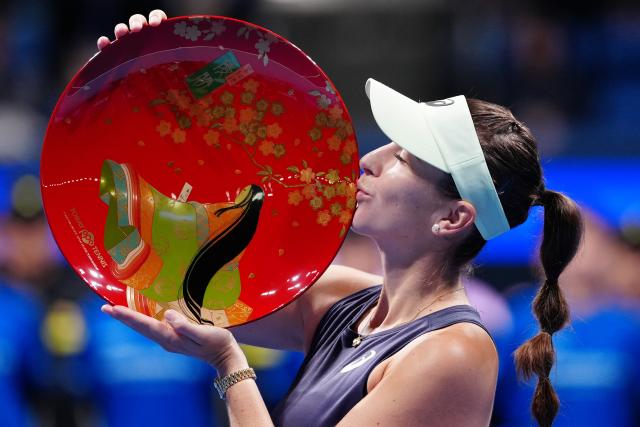 (251026) -- TOKYO, Oct. 26, 2025 (Xinhua) -- Belinda Bencic of Switzerland celebrates during the awarding ceremony after the women's singles final match between Belinda Bencic of Switzerland and Linda Noskova of the Czech Republic at the Pan Pacific Open tennis tournament in Tokyo, Japan, on Oct. 26, 2025. (Xinhua/Jia Haocheng)
