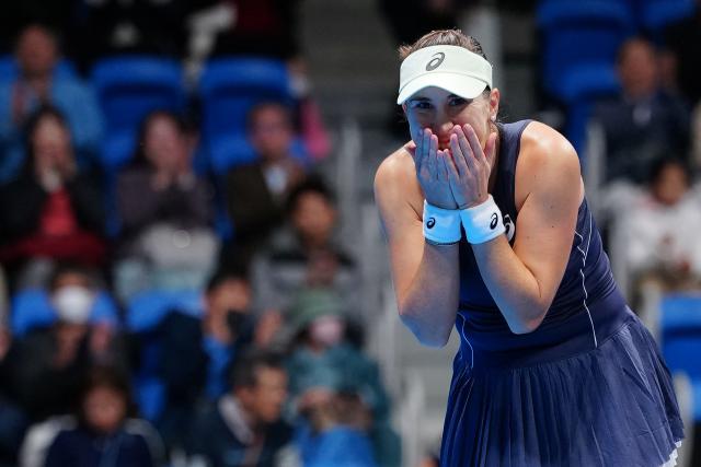 (251026) -- TOKYO, Oct. 26, 2025 (Xinhua) -- Belinda Bencic of Switzerland celebrates victory after winning the women's singles final match between Belinda Bencic of Switzerland and Linda Noskova of the Czech Republic at the Pan Pacific Open tennis tournament in Tokyo, Japan, on Oct. 26, 2025. (Xinhua/Jia Haocheng)