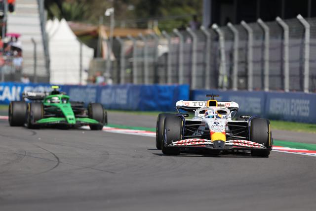 (251027) -- MEXICO CITY, Oct. 27, 2025 (Xinhua) -- Racing Bull's French driver Isack Hadjar (R) competes during the Formula One Mexico Grand Prix at the Hermanos Rodriguez Circuit in Mexico City, Mexico, Oct. 26, 2025. (Xinhua/Li Mengxin)