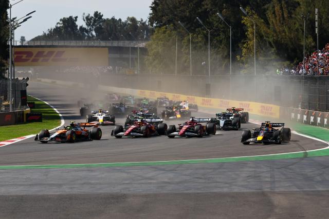 (251027) -- MEXICO CITY, Oct. 27, 2025 (Xinhua) -- Drivers compete during the Formula One Mexico Grand Prix at the Hermanos Rodriguez Circuit in Mexico City, Mexico, Oct. 26, 2025. (Photo by Song Haiyuan/Xinhua)