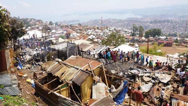 (251027) -- BUKAVU, Oct. 27, 2025 (Xinhua) -- This photo shows a deadly fire accident site in Bukavu, eastern Democratic Republic of the Congo, Oct. 27, 2025. At least 14 people have been killed after a fire broke out on Sunday evening in Bukavu, the capital of South Kivu Province in eastern Democratic Republic of the Congo, according to local sources. (Str/Xinhua)