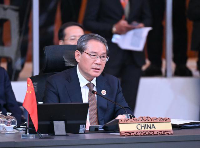 (251028) -- KUALA LUMPUR, Oct. 28, 2025 (Xinhua) -- Chinese Premier Li Qiang attends the 28th China-ASEAN Summit in Kuala Lumpur, Malaysia, Oct. 28, 2025. (Xinhua/Li Xiang)