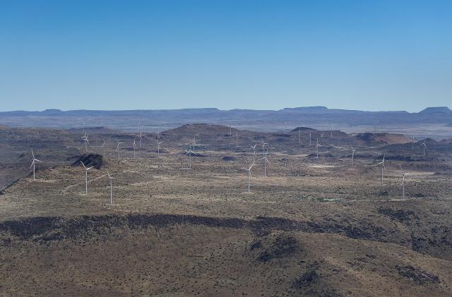 (251028) -- DE AAR, Oct. 28, 2025 (Xinhua) -- An aerial photo taken on Oct. 22, 2025 shows wind turbines of De Aar Wind Power Project in De Aar, Northern Cape, South Africa.
  To bolster Africa's green development, China has assisted countries in constructing several clean energy projects.
  The De Aar Wind Farm has changed South Africa's energy landscape. As the first wind power project financed, constructed and operated by a Chinese company in Africa, it supplies 760 million kilowatt-hours of clean electricity annually, meeting the electricity needs of 300,000 households. The farm has contributed to closing the gap caused by unstable clean energy and addressing the electricity shortage in South Africa. (Xinhua/Han Xu)