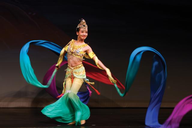 (251029) -- BUCHAREST, Oct. 29, 2025 (Xinhua) -- The "Embrace China--Beijing Sentiments" cultural performance is staged in Bucharest, Romania, Oct. 28, 2025. (Photo by Cristian Cristel/Xinhua)