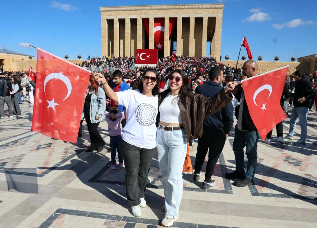 (251029) -- ANKARA, Oct. 29, 2025 (Xinhua) -- Turkish people gather at Anitkabir, the mausoleum of the founder of Turkish Republic Mustafa Kemal Ataturk, to celebrate the Republic Day in Ankara, Türkiye, Oct. 29, 2025. Türkiye celebrated its Republic Day to mark the 102nd anniversary of the founding of the Republic of Türkiye. (Mustafa Kaya/Handout via Xinhua)