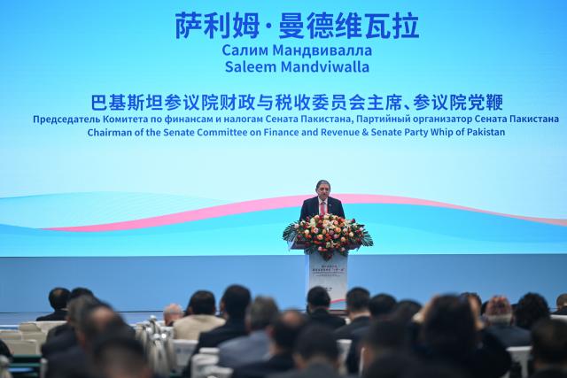(251030) -- KASHGAR, Oct. 30, 2025 (Xinhua) -- Saleem Mandviwalla, chairman of the Senate Committee on Finance and Revenue & Senate Party Whip of Pakistan, addresses the opening ceremony of the China (Kashgar) - Central and South Asia Forum on the Rule of Law (2025) in Kashgar, northwest China's Xinjiang Uygur Autonomous Region, Oct. 30, 2025. The forum kicked off here on Thursday. (Xinhua/Ding Lei)