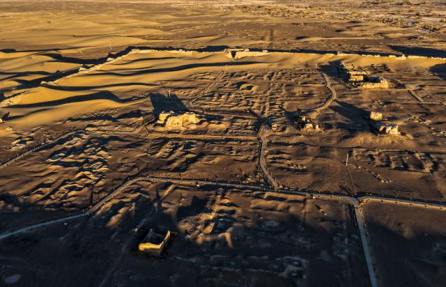 (251030) -- EJINA BANNER, Oct. 30, 2025 (Xinhua) -- An aerial drone photo taken on Oct. 29, 2025 shows a view of the Heicheng ruins in Ejina Banner of Alxa League, north China's Inner Mongolia Autonomous Region. The Heicheng ruins, built in the ninth century, was the largest and best preserved ancient city on the Silk Road. (Xinhua/Lian Zhen)