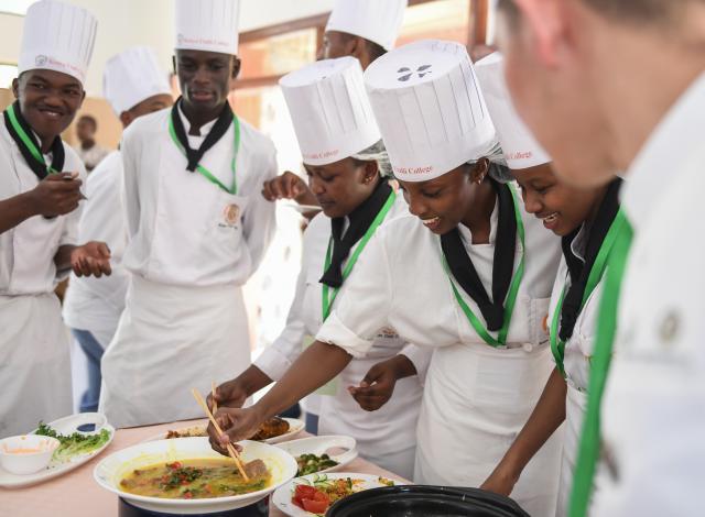(251030) -- NAIROBI, Oct. 30, 2025 (Xinhua) -- Contestants sample Chinese dishes during the 2025 Africa Championship of Chinese Cuisine held in Nairobi, Kenya, Oct. 30, 2025. The 2025 Africa Championship of Chinese Cuisine, the first of its kind on the continent, was held Thursday in the Kenyan capital Nairobi, highlighting the deepening cultural exchanges between China and Kenya. (Xinhua/Li Yahui)