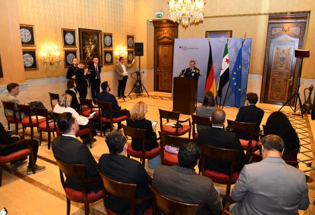 (251030) -- DAMASCUS, Oct. 30, 2025 (Xinhua) -- Visiting German Foreign Minister Johann Wadephul speaks during a press conference in Damascus, Syria, Oct. 30, 2025. (Photo by Ammar Safarjalani/Xinhua)