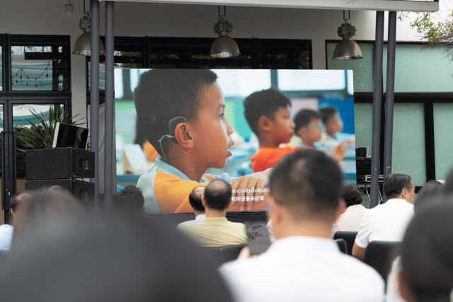 (251031) -- VIENTIANE, Oct. 31, 2025 (Xinhua) -- A screening of the documentary "Hands of Hope" is held in Vientiane, capital of Laos, Oct. 30, 2025. TO GO WITH "Documentary on China-Laos friendship screened in Laos" (Photo by Kaikeo Saiyasane/Xinhua)