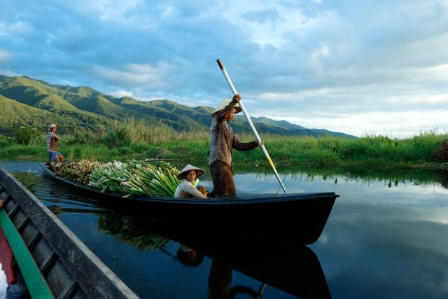 (251101) -- NYAUNGSHWE, Nov. 1, 2025 (Xinhua) -- This photo taken on Oct. 31, 2025 shows a view of Inle Lake at Nyaungshwe township in Shan state, Myanmar. (Xinhua/Myo Kyaw Soe)