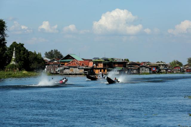 (251101) -- NYAUNGSHWE, Nov. 1, 2025 (Xinhua) -- This photo taken on Oct. 31, 2025 shows a view of Inle Lake at Nyaungshwe township in Shan state, Myanmar. (Xinhua/Myo Kyaw Soe)