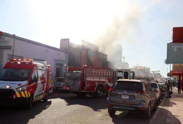 (251102) -- HERMOSILLO, Nov. 2, 2025 (Xinhua) -- Firefighters work at the site of a fire-damaged chain department store in Hermosillo, Sonora state, northern Mexico, on Nov. 1, 2025. At least 22 people were killed after an explosion triggered a fire at a department store in Hermosillo, capital of the northern Mexican state of Sonora, local media reported Saturday.
   The explosion occurred in the afternoon at a chain department store in the city center, according to the reports. Witnesses said the fire quickly spread through the building and nearby vehicles, trapping several people inside. (El Sol de Hermosillo/Handout via Xinhua)