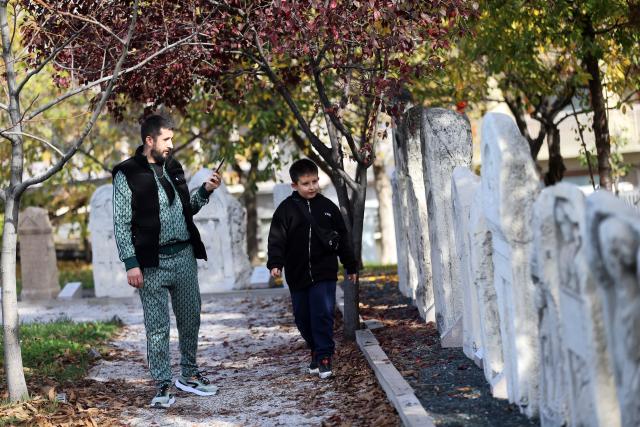 (251103) -- ANKARA, Nov. 3, 2025 (Xinhua) -- People visit the ruins of Roman baths in Ankara, Türkiye, Nov. 2, 2025.
  Covering an area of approximately 65,000 square meters, it offers a glimpse into the ancient Roman bath complex. (Mustafa Kaya/Handout via Xinhua)
