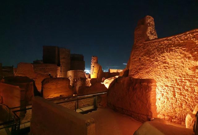 (251103) -- DIRIYAH, Nov. 3, 2025 (Xinhua) -- This photo taken on Oct. 27, 2025 shows the night view of Diriyah in Riyadh, Saudi Arabia. Located a short drive from Riyadh's city center, the Diriyah holds historical significance as the birthplace of the Kingdom of Saudi Arabia, dating back to 1727. (Xinhua/Sha Dati)