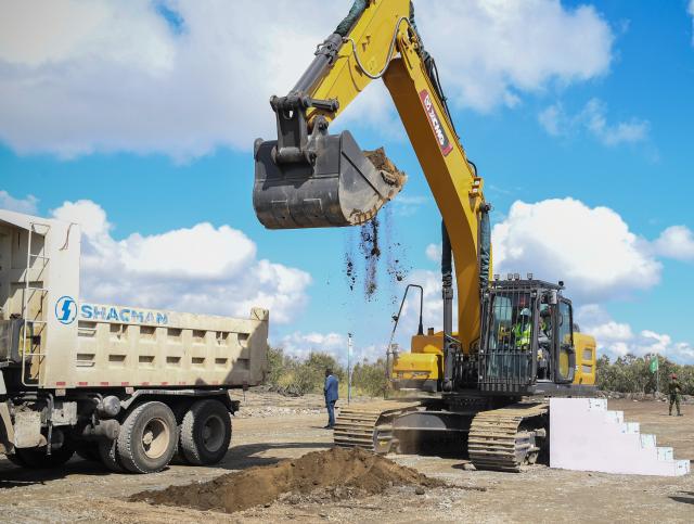 (251103) -- NAIROBI, Nov. 3 (Xinhua) -- Photo taken on Nov. 3, 2025 shows a groundbreaking ceremony for a Chinese-funded green fertilizer project held in Nakuru County, Kenya. The groundbreaking ceremony was held Monday in Nakuru County, west-central Kenya, marking a major step toward sustainably boosting the country's agricultural productivity. (Xinhua/Li Yahui)