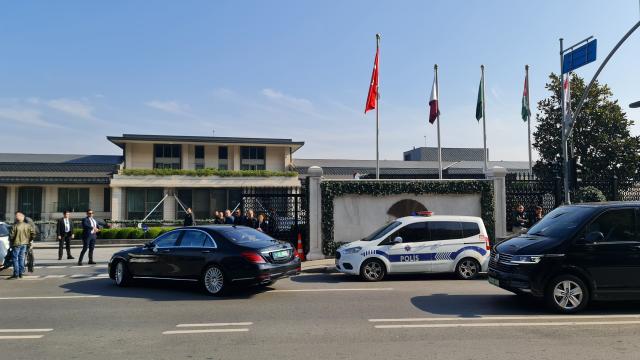 (251104) -- ISTANBUL, Nov. 4, 2025 (Xinhua) -- Participants arrive at the venue of the meeting on upholding the Gaza ceasefire and plan for the enclave's future in Istanbul, Türkiye, Nov. 3, 2025.
  Foreign ministers from seven countries met in Istanbul on Monday to discuss efforts to uphold the Gaza ceasefire and plan for the enclave's future, as Israeli strikes continued despite the truce.
  Turkish Foreign Minister Hakan Fidan hosted his counterparts from the United Arab Emirates, Indonesia, Qatar, Pakistan, Saudi Arabia and Jordan. (Photo by Safar Rajabov/Xinhua)