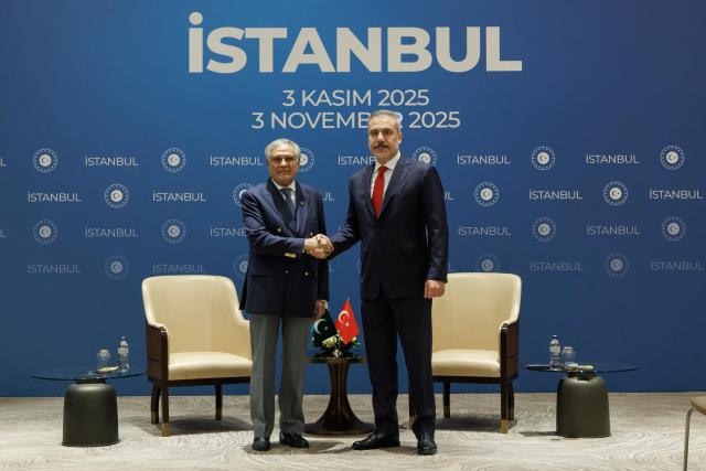 (251104) -- ISTANBUL, Nov. 4, 2025 (Xinhua) -- Turkish Foreign Minister Hakan Fidan (R) meets with Pakistani Deputy Prime Minister and Foreign Minister Mohammad Ishaq Dar in Istanbul, Türkiye, Nov. 3, 2025.
  Foreign ministers from seven countries met in Istanbul on Monday to discuss efforts to uphold the Gaza ceasefire and plan for the enclave's future, as Israeli strikes continued despite the truce.
  Turkish Foreign Minister Hakan Fidan hosted his counterparts from the United Arab Emirates, Indonesia, Qatar, Pakistan, Saudi Arabia and Jordan. (Ministry of Foreign Affairs of Türkiye/Handout via Xinhua)
