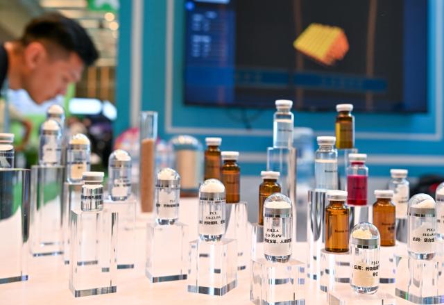 (251104) -- GUANGZHOU, Nov. 4, 2025 (Xinhua) -- This photo taken on Nov. 3, 2025 shows 3D-printed samples of biological products during the 138th edition of the China Import and Export Fair in Guangzhou, south China's Guangdong Province. The 138th Canton Fair, known officially as the China Import and Export Fair, came to a close on Tuesday in Guangzhou, the capital city of south China's Guangdong Province, having seen a record number of overseas buyers attend. (Xinhua/Xiao Ennan)