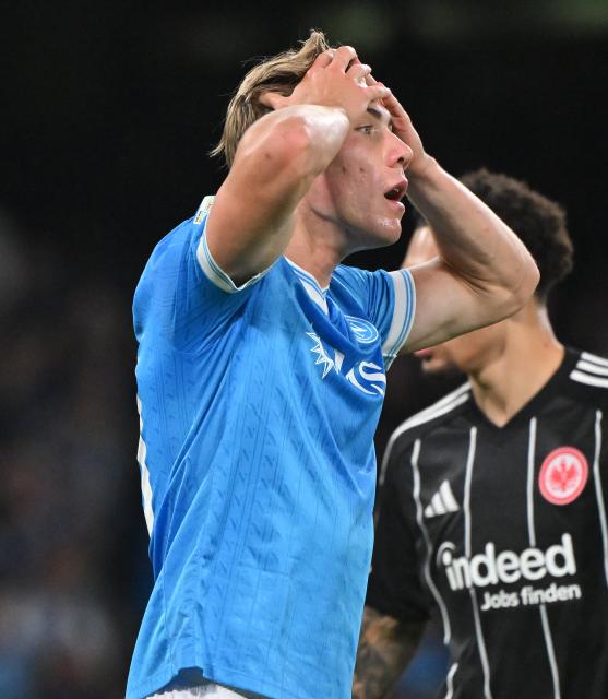 (251105) -- NAPLES, Nov. 5, 2025 (Xinhua) -- Napoli's Rasmus Hojlund reacts during the UEFA Champions League football match between Napoli and Frankfurt in Naples, Italy, on Nov. 4, 2025. (Photo by Alberto Lingria/Xinhua)