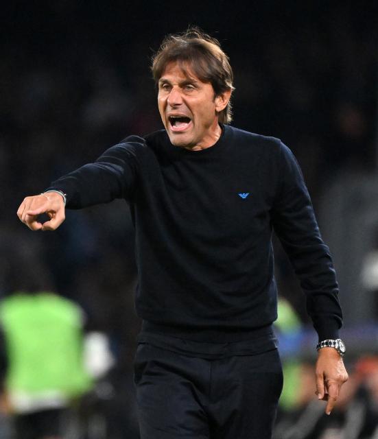 (251105) -- NAPLES, Nov. 5, 2025 (Xinhua) -- Napoli's head coach Antonio Conte gestures during the UEFA Champions League football match between Napoli and Frankfurt in Naples, Italy, on Nov. 4, 2025. (Photo by Alberto Lingria/Xinhua)