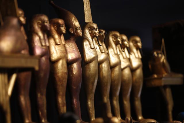 (251105) -- GIZA, Nov. 5, 2025 (Xinhua) -- This photo taken on Nov. 4, 2025 shows exhibits at the King Tutankhamun exhibition hall of the Grand Egyptian Museum in Giza, Egypt.
  The Grand Egyptian Museum (GEM) opened its doors to the public on Tuesday, establishing itself as one of the world's largest displays of ancient relics, and a high-tech fort dedicated to heritage conservation.
  The main galleries display thousands of previously stored antiquities for the first time, housing the complete collection of some 5,992 artifacts from the tomb of the boy-king Tutankhamun. (Xinhua/Ahmed Gomaa)