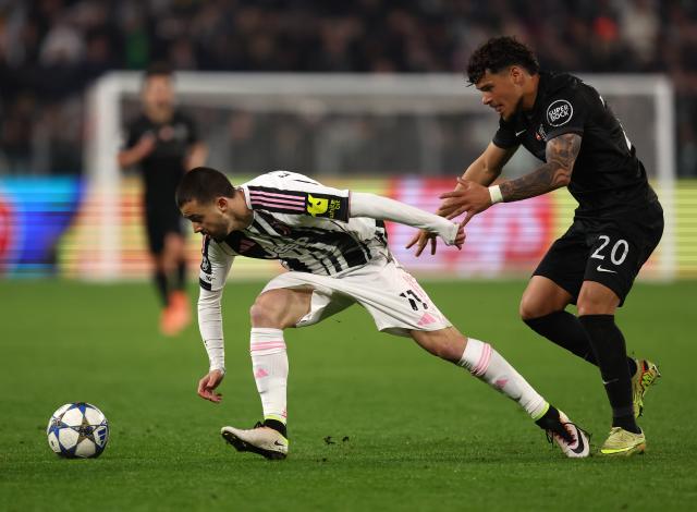 (251105) -- TURIN, Nov. 5, 2025 (Xinhua) -- Juventus' Edon Zhegrova (L) vies with Sporting's Maximiliano Araujo during the UEFA Champions League football match between Juventus and Sporting in Turin, Italy, Nov. 4, 2025. (Xinhua)
