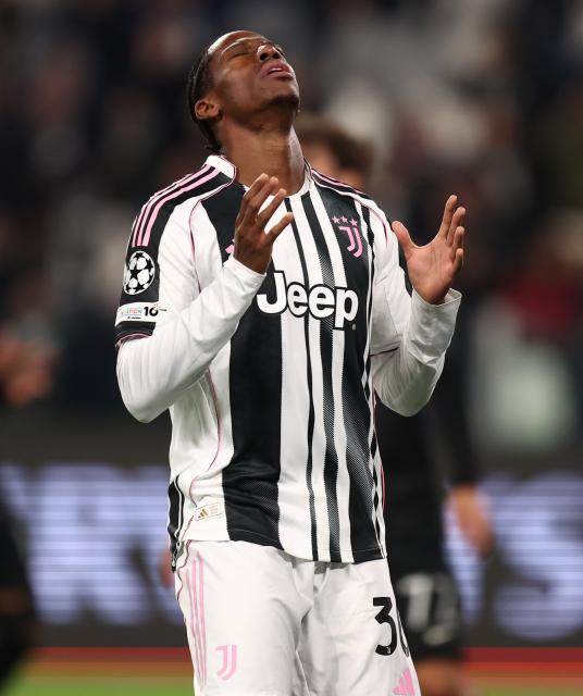 (251105) -- TURIN, Nov. 5, 2025 (Xinhua) -- Juventus' Jonathan David reacts during the UEFA Champions League football match between Juventus and Sporting in Turin, Italy, Nov. 4, 2025. (Xinhua)