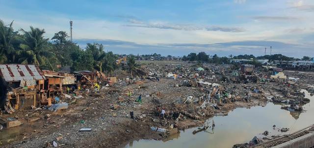 (251106) -- CEBU, Nov. 6, 2025 (Xinhua) -- A drone photo taken on Nov. 6, 2025 shows a site devastated by the Typhoon Kalmaegi in Cebu Province, the Philippines. Philippine President Ferdinand Romualdez Marcos declared a state of national calamity due to the impact of Typhoon Kalmaegi and in anticipation of an upcoming typhoon, local media reported Thursday.
   Kalmaegi, the 20th typhoon to slam the Philippines this year, left the country on early Thursday morning, killing at least 140 people with 127 missing. (Philippine Red Cross/Handout via Xinhua)