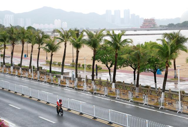 (251107) -- ZHUHAI, Nov. 7, 2025 (Xinhua) -- Xu Changquan of Beijing competes during the men's individual time trial of cycling road at China's 15th National Games in Zhuhai, south China's Guangdong Province, Nov. 7, 2025. (Xinhua/Liang Xu)