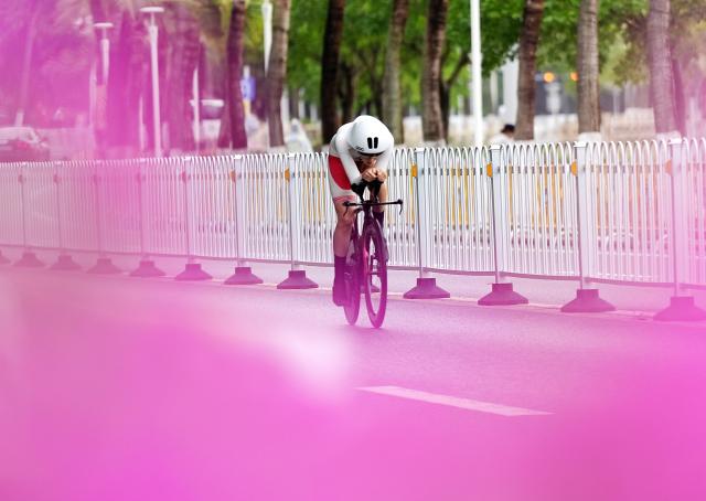 (251107) -- ZHUHAI, Nov. 7, 2025 (Xinhua) -- Sun Yuqing of Shandong competes during the women's individual time trial of cycling road at China's 15th National Games in Zhuhai, south China's Guangdong Province, Nov. 7, 2025. (Xinhua/Yan Linyun)