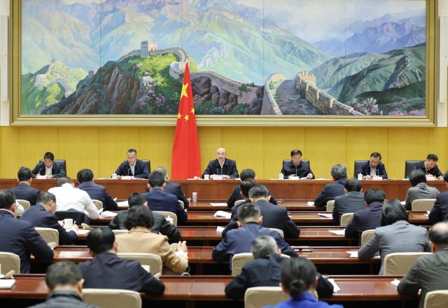 (251107) -- BEIJING, Nov. 7, 2025 (Xinhua) -- Chinese Vice Premier Liu Guozhong, also a member of the Political Bureau of the Communist Party of China Central Committee, addresses a national video conference on high-standard farmland construction and farmland water conservancy construction over the winter-spring period, on Nov. 7, 2025. (Xinhua/Yao Dawei)